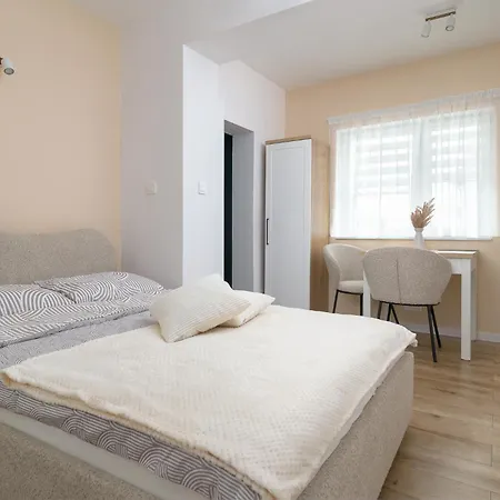 ゲストハウス Goscinne Majk ウストロニエ・モルスキエ